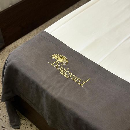 Boulevard Hotel Erévan Extérieur photo
