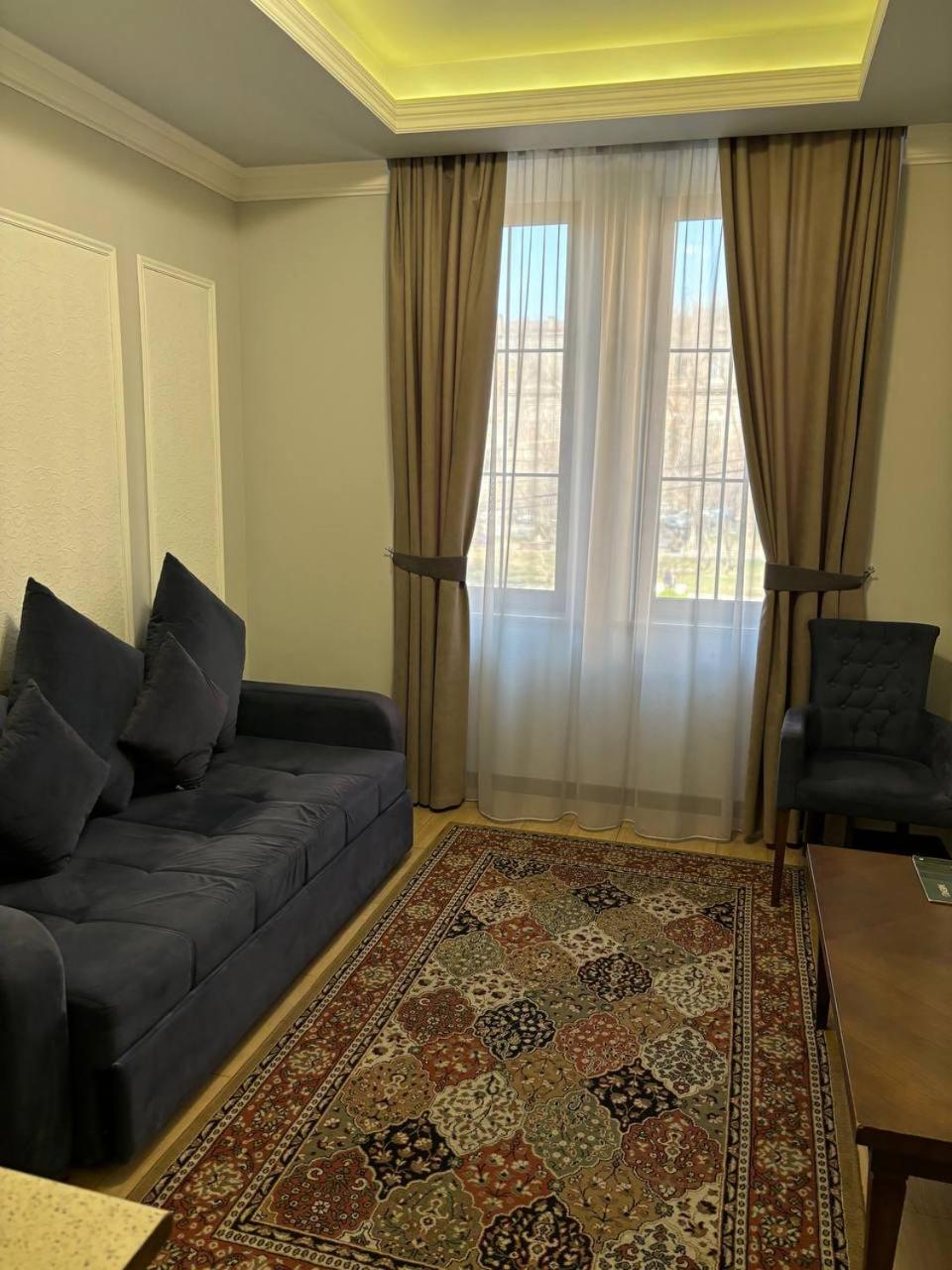 Boulevard Hotel Erévan Extérieur photo