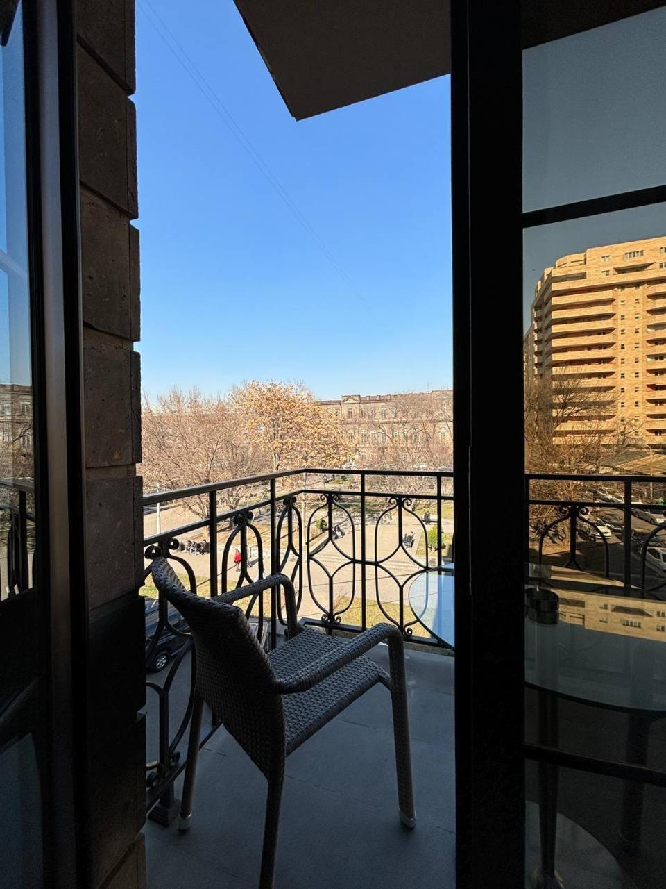 Boulevard Hotel Erévan Extérieur photo