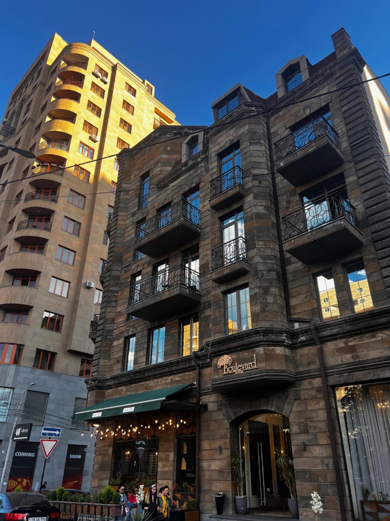 Boulevard Hotel Erévan Extérieur photo