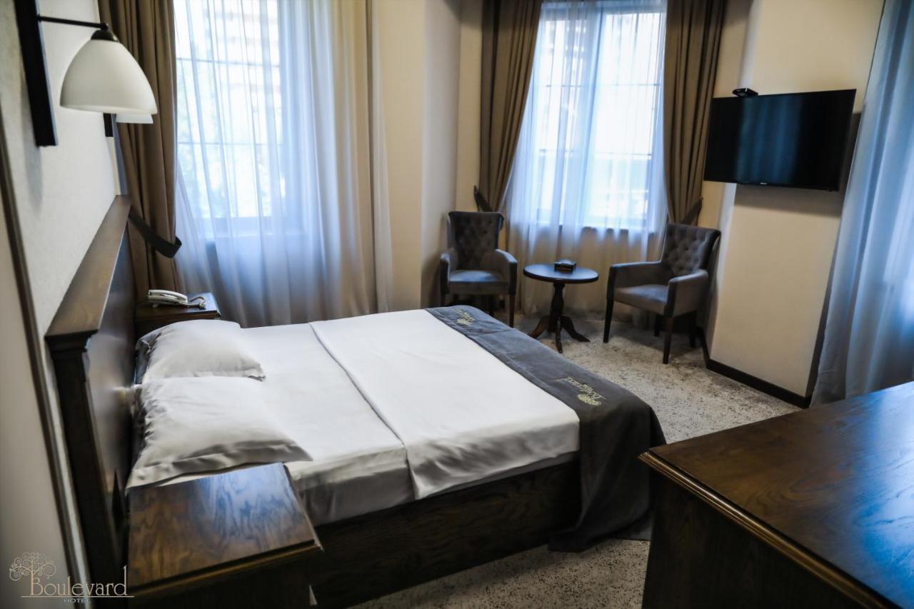 Boulevard Hotel Erévan Extérieur photo